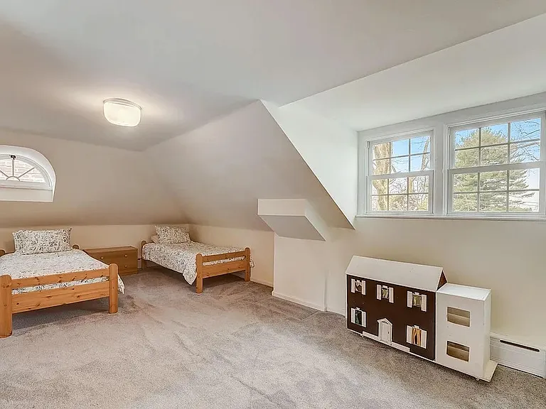 307 Waring Rd — Photo 44