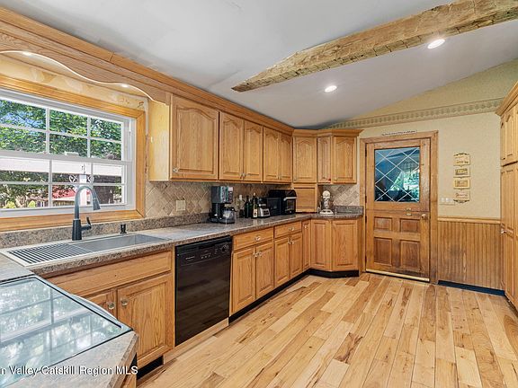2nd image of 174 Hardenburg Road