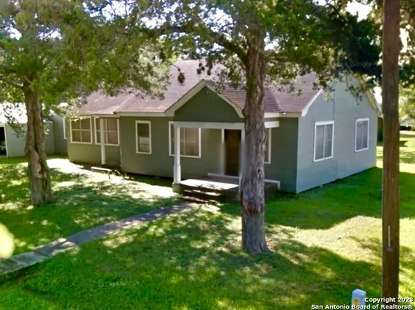 307 PEARL, Louise, TX 77455