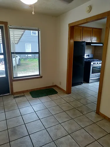 254 N Thompson Ave Photo 1