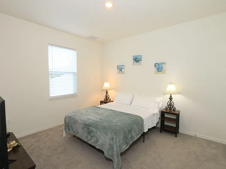 592 SW Dauphin Ave — Photo 23