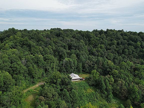 3rd image of 867 Hill Ridge Rd