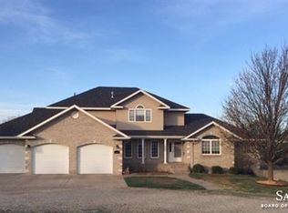 134 S Morris Dr, Salina, KS 67401