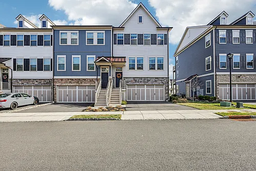21 Dahlia Dr Photo 1