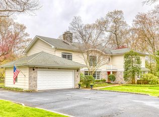 2154 Ironwood Rd, Syosset, NY 11791