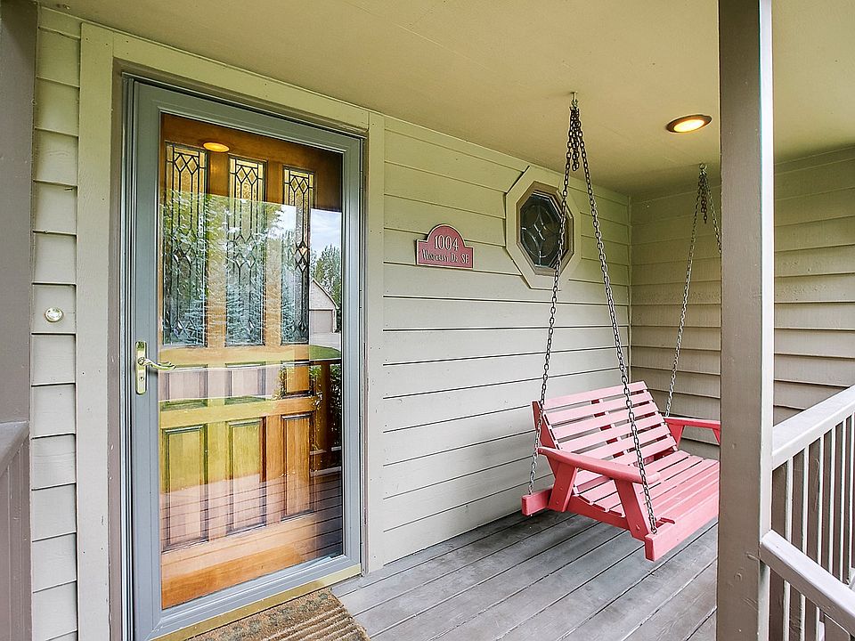 1st image of 1004 Windcrest Dr SE