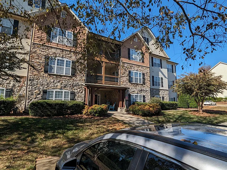 4752 Tatton Park Cir #2B — Photo 2