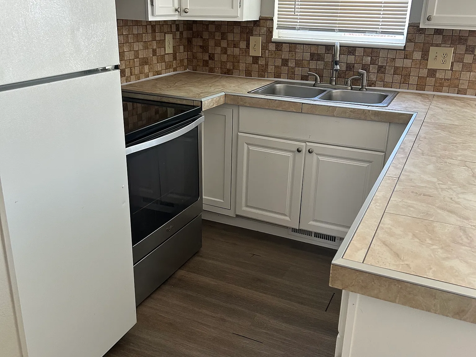 3 bed, 1.5 bath, 1500 sqft, $1,800 — Photo 4