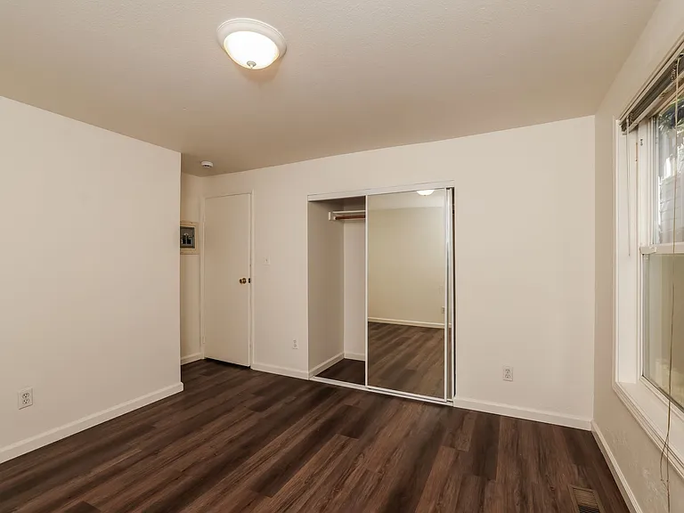 5851 Vallejo St #B — Photo 16