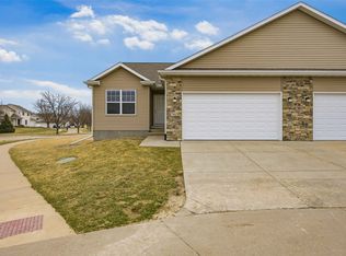 7003 Waterview Dr SW, Cedar Rapids, IA 52404