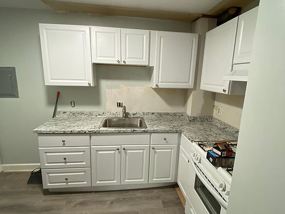 5th image of 580 Bridge St #7