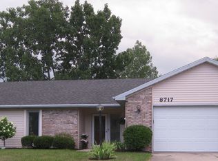 8717 Chimney Hill Pl, Fort Wayne, IN 46804