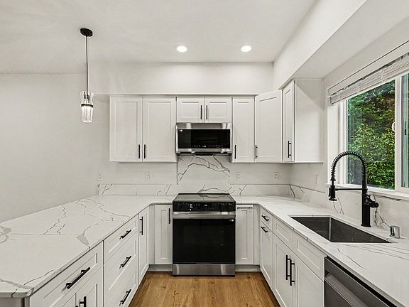 3rd image of 9727 4th Ave W