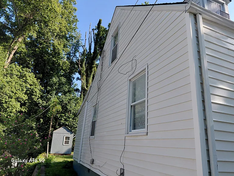 916 Carol St — Photo 4