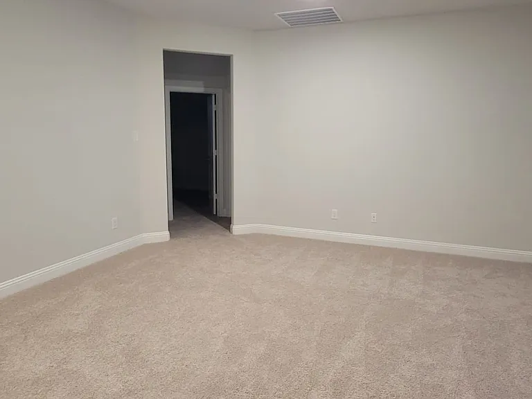 913 Amenduni Ln — Photo 25