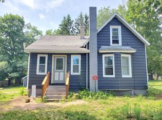 335 Church St, Oxford, WI 53952