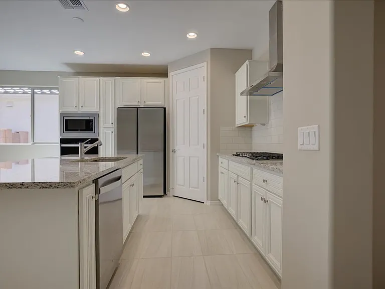 13466 E Joseph Mills Ln — Photo 5