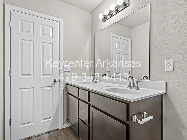 1035 Jennifer Ann Ln — Photo 17