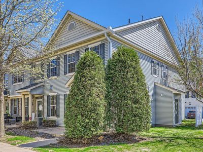 1185 Hillvale Ave N, Oakdale, MN, 55128
