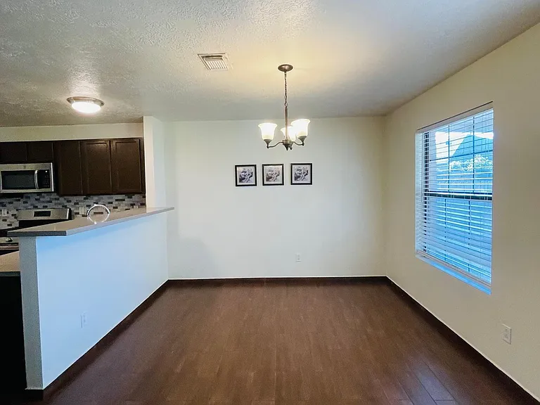 3915 Vauxhall Dr S — Photo 13