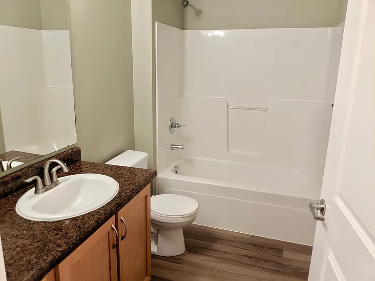 200 E Maple St — Photo 471