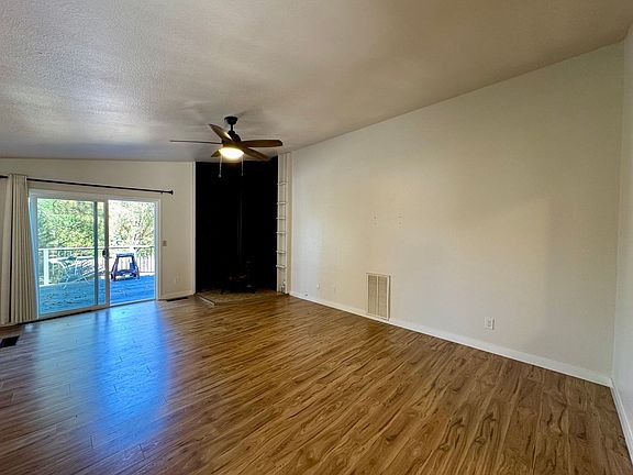 4th image of 10960 Ball Rd