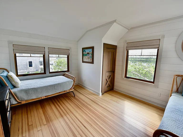 343 Lake Ave — Photo 43