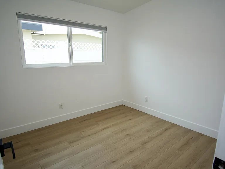 820 Iris Ave #1 — Photo 10