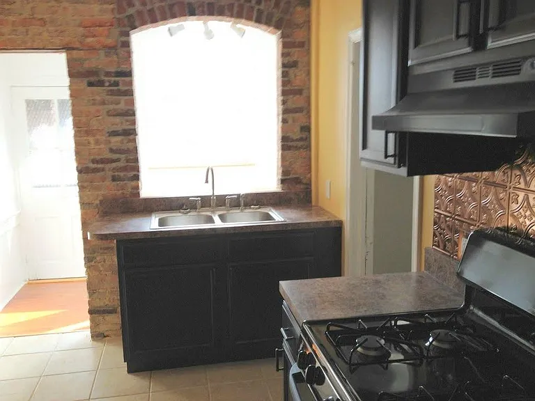 331 E University Pkwy #2 — Photo 8