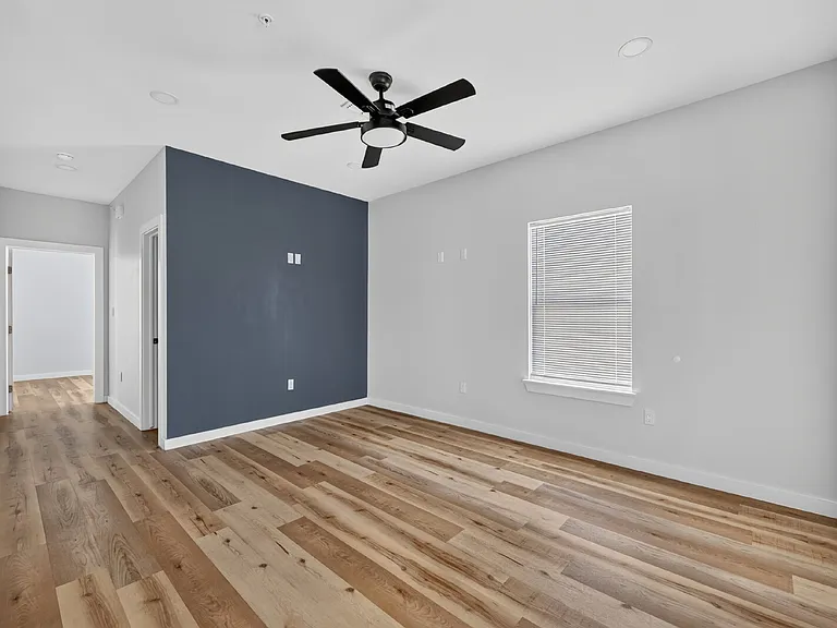 1207 W Kennedy St #4 — Photo 8