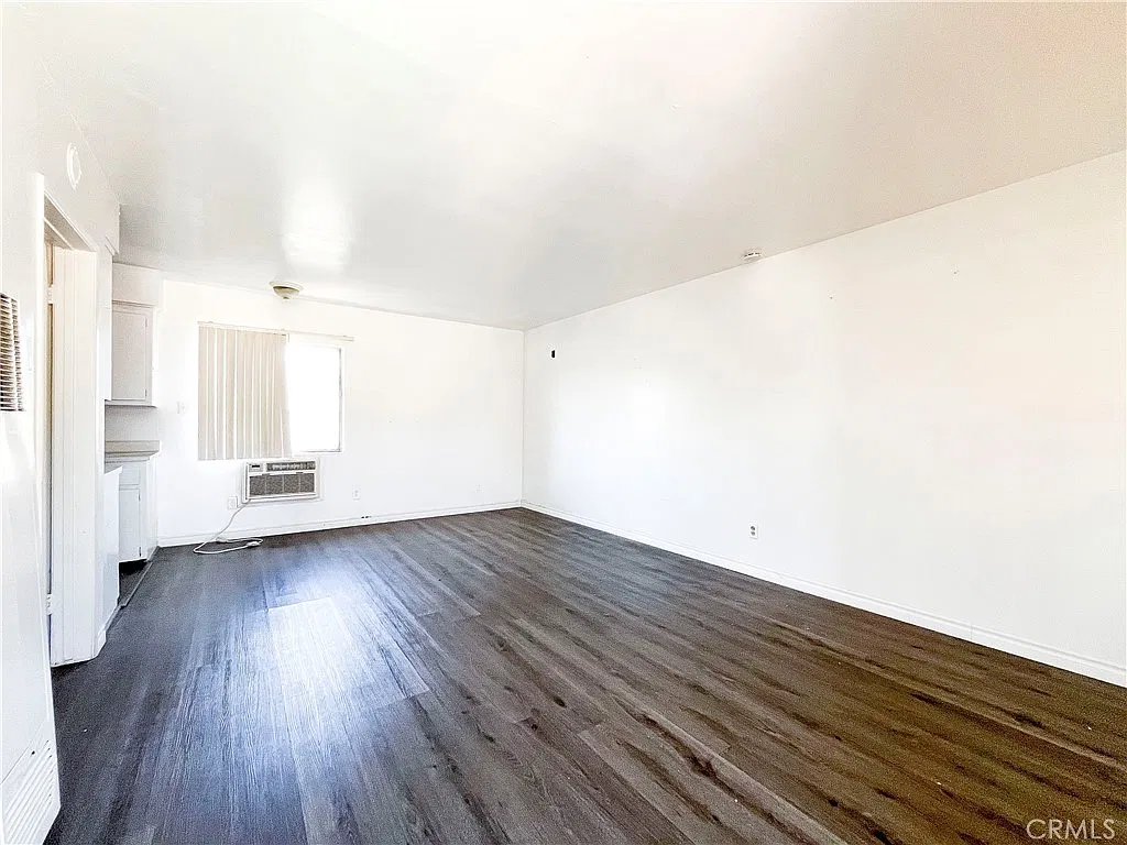 1 bed, 800 sqft, $1,750 — Photo 3