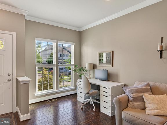 5th image of 31 Hawkswell Cir