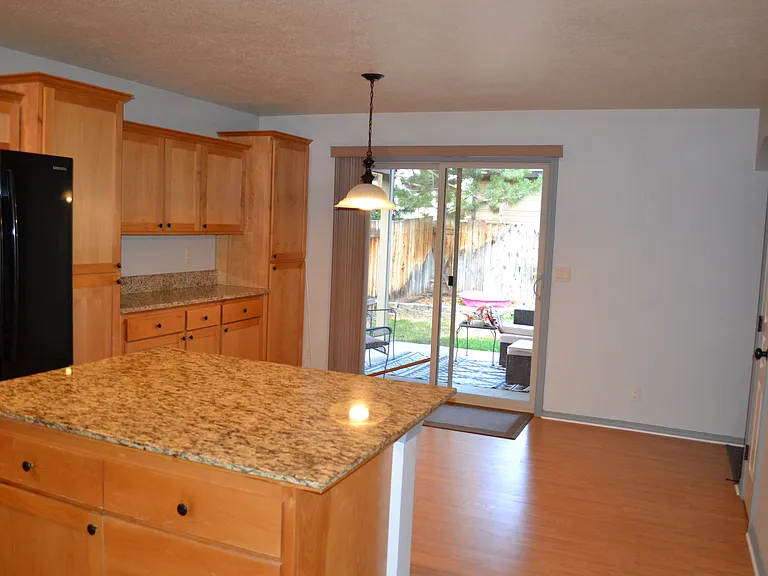 2646 N Larchmont Ave — Photo 10