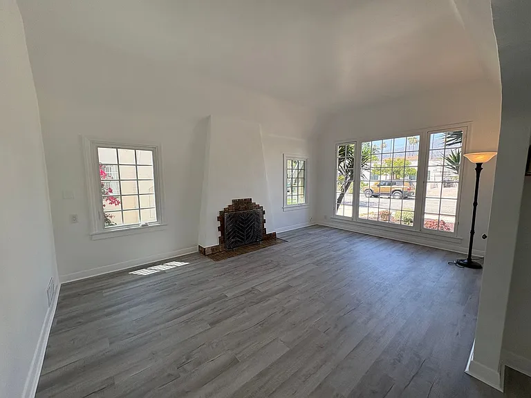 670 Arden Ave — Photo 7
