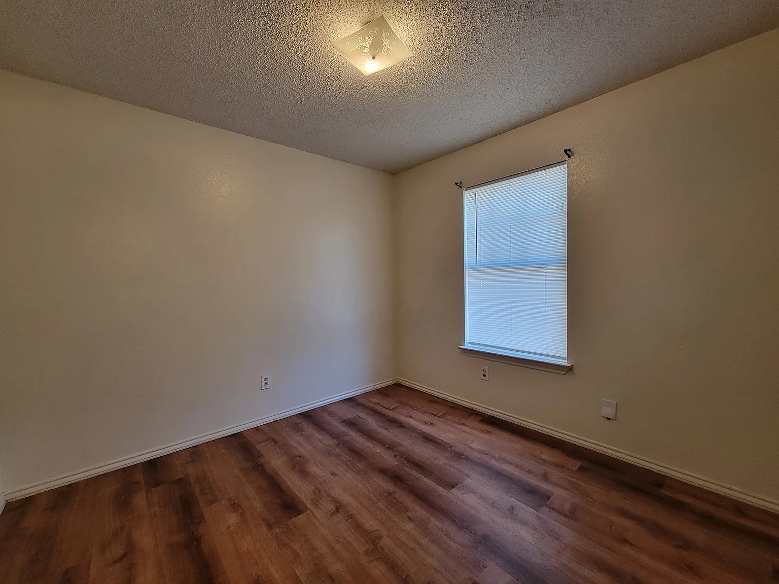 For Lease ; 1324 Bluffview #B, Seagoville, Tx 75159 — Photo 4