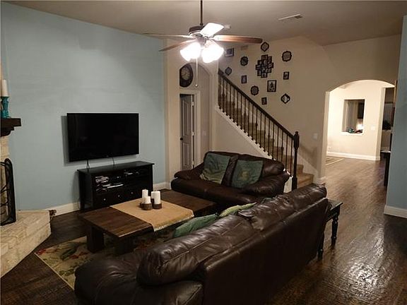 3rd image of 1500 Cedar Hollow Dr