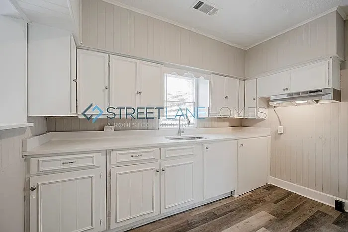 2 bed, 1.0 bath, 1249 sqft, $1,130 — Photo 2