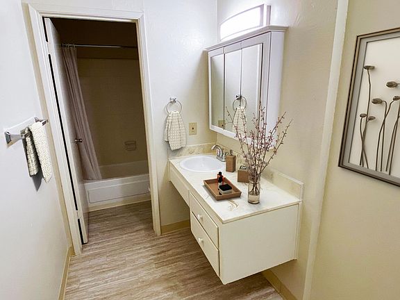 4th image of 2675 Fayette Dr #302