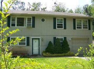 103 Alturas Rd, Highland Lakes, NJ 07422