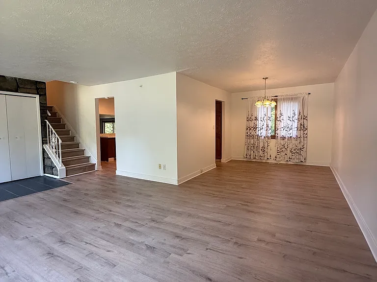 6580 Forest Glen Ave — Photo 6