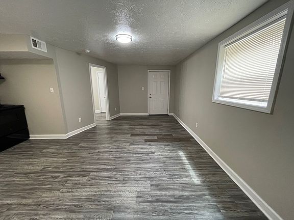 3rd image of 1029 Cross Keys Rd APT 5