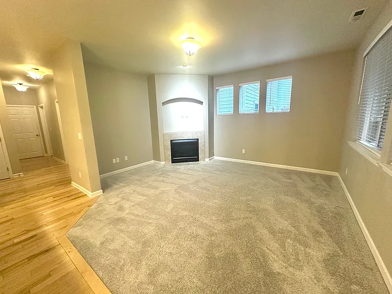 4315 Freemont St NE — Photo 13