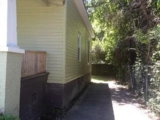 2440 Marion St — Photo 5