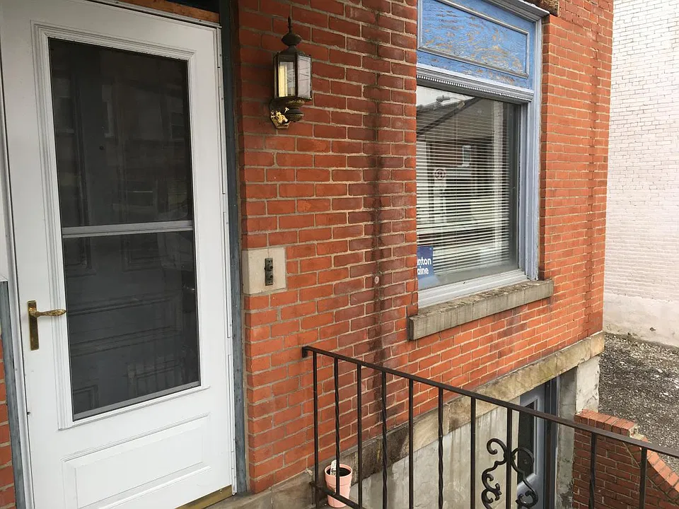 421 Semple St