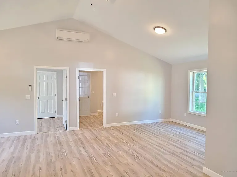 19 Clearwater Ave — Photo 9