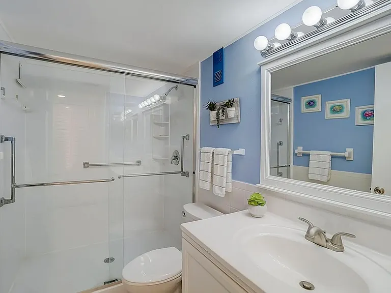 11720 Park Blvd #302-C — Photo 14