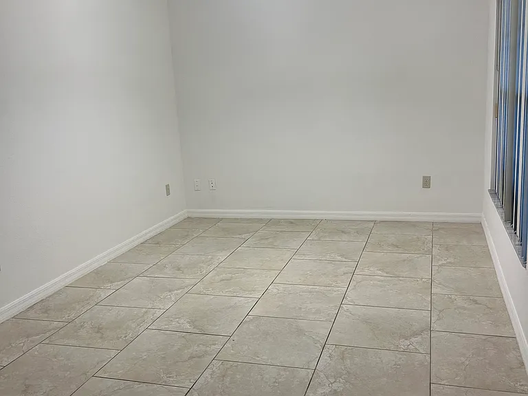 107 S Roma Way — Photo 15