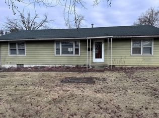 6 W Westway Dr, Decatur, IL 62522