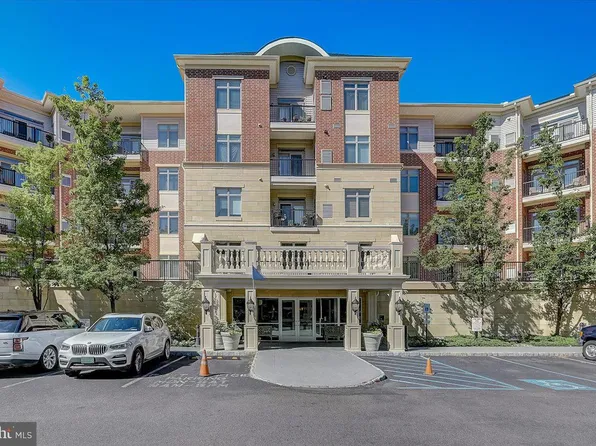 327 Carson Ter, Huntingdon Valley, PA 19006