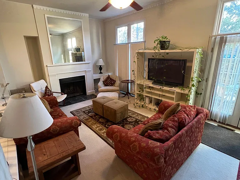 Jeffersonian Ct — Photo 10
